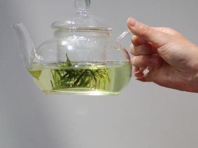 喝茶的好處和壞處分別是什么，長期喝茶有什么危害？