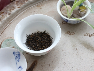 喝茶的好處和壞處分別是什么，長期喝茶有什么危害？