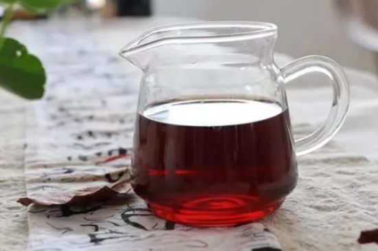 黑茶調(diào)理婦科病，女人喝黑茶好處太多了！