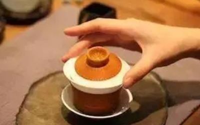 三才蓋碗的正確拿法，三才蓋碗抓碗法圖解