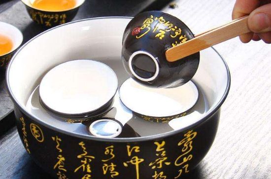 茶的三個(gè)禮儀，茶的禮儀小知識(shí)