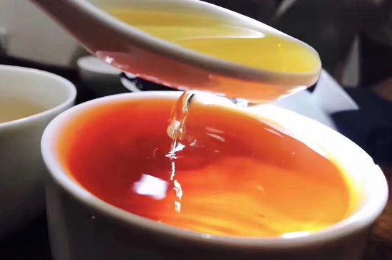 女人喝肉桂紅茶有什么好處，肉桂加紅茶的功效與作用