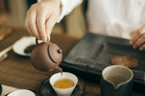 女人喝茶要行扣茶禮嗎，叩茶禮女士能用嗎？