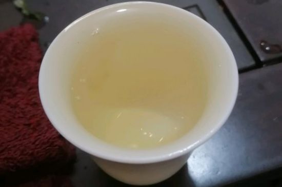 春茶上市白茶的好壞怎么區(qū)分，春白茶怎么分辨好不好？