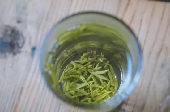 泡好的茶水放冰箱能保存多久，泡好的茶冷藏放多久？