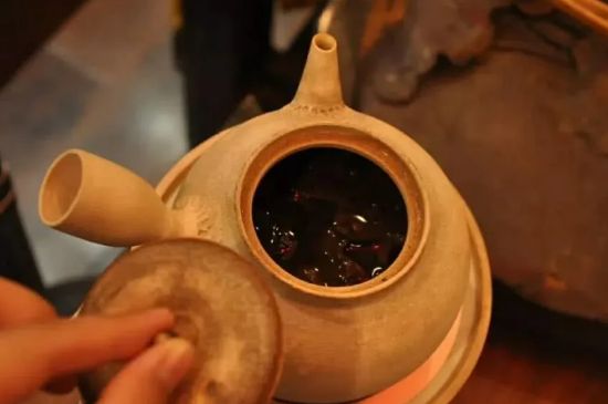 陶壺煮水的危害，粗陶壺燒水有毒嗎？