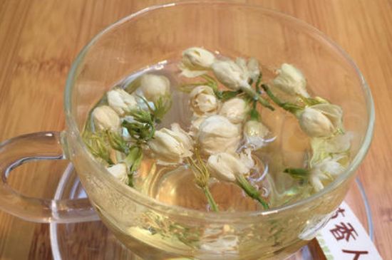 茉莉泡水禁忌，茉莉干花泡水的功效與禁忌
