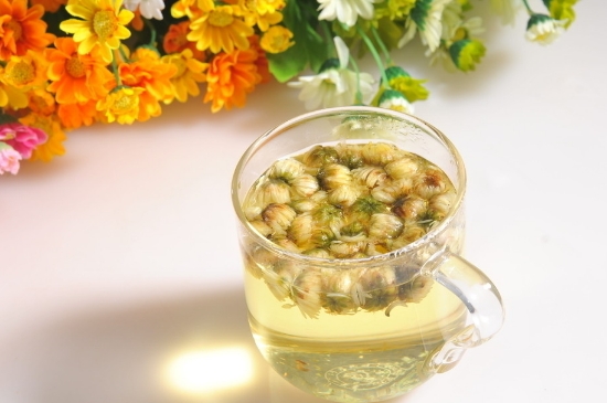 喝菊花茶有什么效果，女人長期喝菊花茶好嗎？
