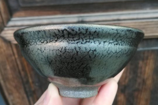 怎么鑒別建盞化學(xué)釉，真假建盞的對(duì)比與辨別