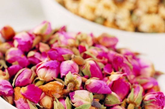 玫瑰花的最佳搭配，喝玫瑰花茶搭配什么喝好？