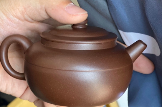 新買的紫砂壺為什么會裂，真的紫砂壺是不是很容易開裂？