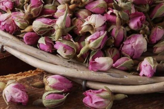 玫瑰花茶是應(yīng)該煮還是蒸，玫瑰花茶是不是煮一下效果更好？