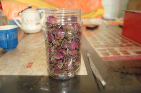 玫瑰花茶上火嗎，盲目喝玫瑰花茶易上火