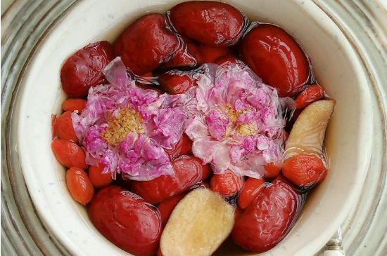 喝玫瑰花茶能祛斑嗎，玫瑰花茶有祛斑的功效嗎？