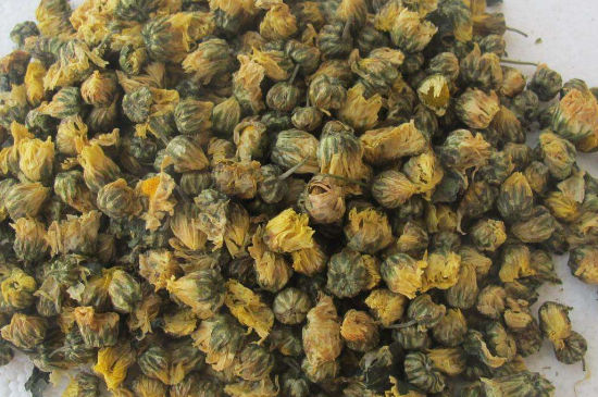 菊花茶大朵小朵有什么區(qū)別，菊花喝大朵還是小朵？