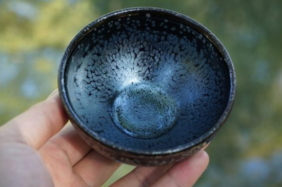 怎么鑒別建盞化學(xué)釉，真假建盞的對(duì)比與辨別