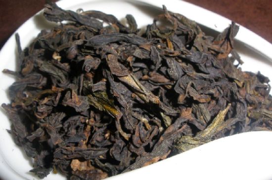 肉桂茶和大紅袍哪個(gè)貴，武夷山肉桂與大紅袍的價(jià)格比較