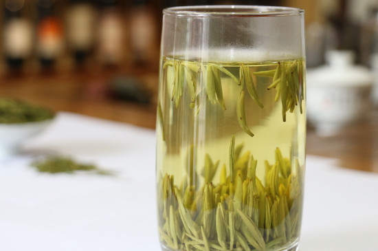 竹葉青茶泡不立起來怎么回事，竹葉青茶怎么泡立起來