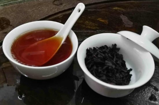 肉桂茶和大紅袍哪個(gè)貴，武夷山肉桂與大紅袍的價(jià)格比較