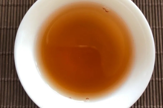 老白茶上火還是去火？夏季喝煮的老白茶會(huì)容易上火！