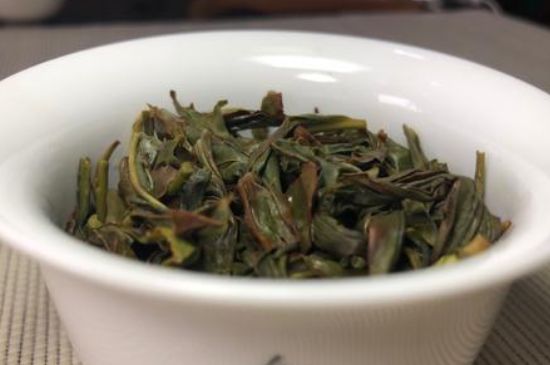 蜜蘭香和鴨屎香區(qū)別，鳳凰單樅鴨屎香vs蜜蘭香圖片對(duì)比