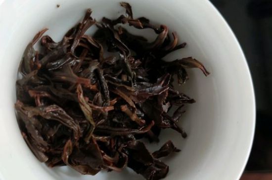 正山小種喝起來苦澀有點酸對嗎，正山小種發(fā)酸有害嗎