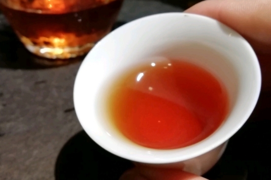 長期喝巖茶會上火嗎？巖茶這樣喝了容易上火！