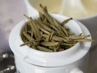 白茶煮好還是泡好喝，老白茶是泡還是煮？